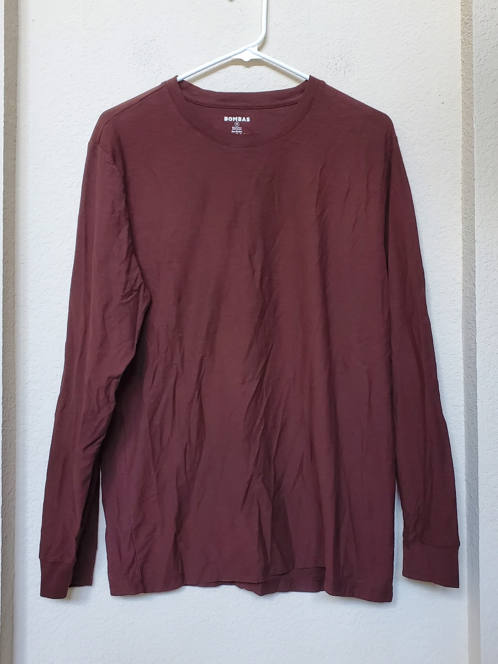Bombas Woman's Long Sleeve Crew Tee - Maroon. Size Medium
